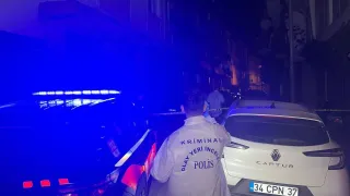Zeytinburnu'nda operasyon; polise ateş açan kişi bacağından vuruldu