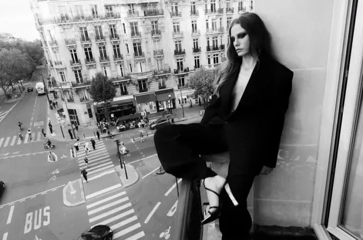 Zarafetin ve çekiciliğin buluştuğu isim: Serenay Sarıkaya!